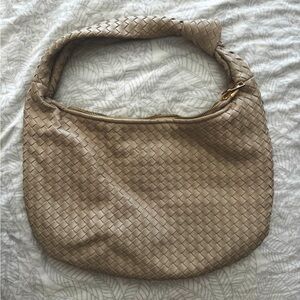 Perfect condition Anthropologie brand Melie Bianco Vegan Leather Purse.